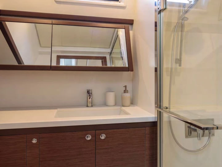 Yacht charter Skiathos - Lagoon Lagoon 52 F on SamBoat