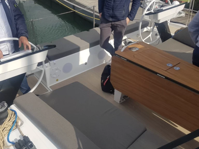 Charter a Dufour Dufour 41 in Larmor-Plage on Samboat