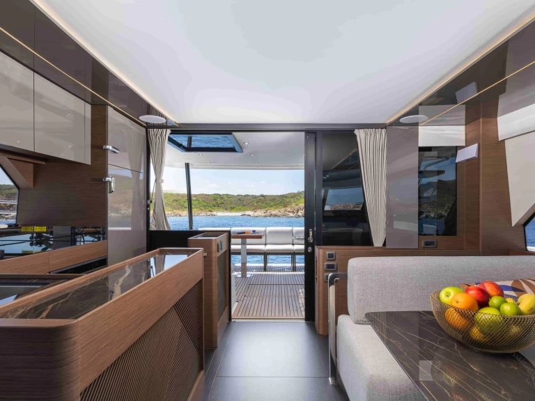 Hire Motorboat with or without skipper Prestige Cugnana Verde