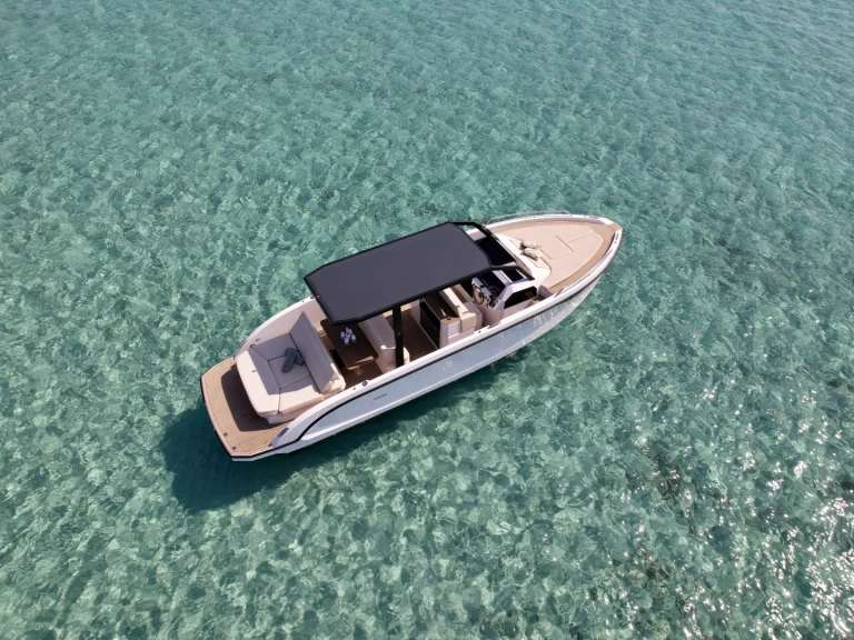 Motorboat hire in Marina Ibiza - Rand Archipelago 32