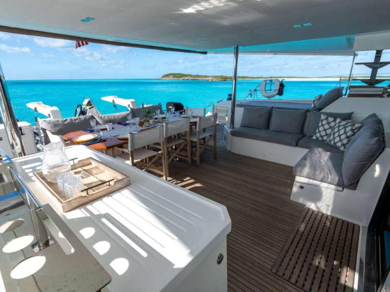 Luxury Yacht hire in Bahamas - Fountaine Pajot WIND CHASER I
