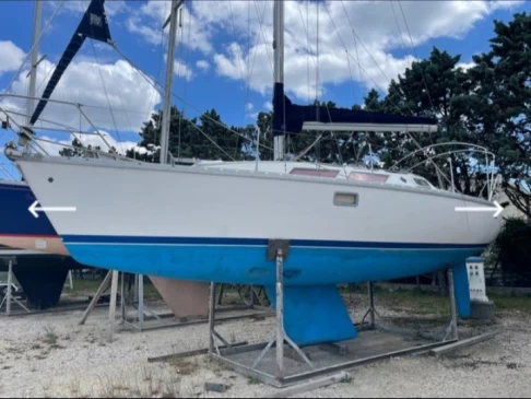 Yacht charter Toulon Ferry Port - Jeanneau Sun Odyssey 31 on SamBoat