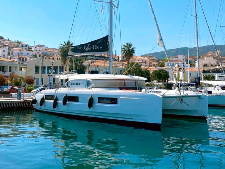 Catamaran to hire Paros (Island) at the best price
