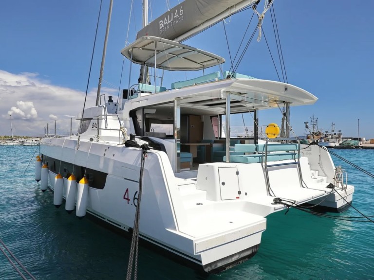 Hire Catamaran Bali with a boat licence