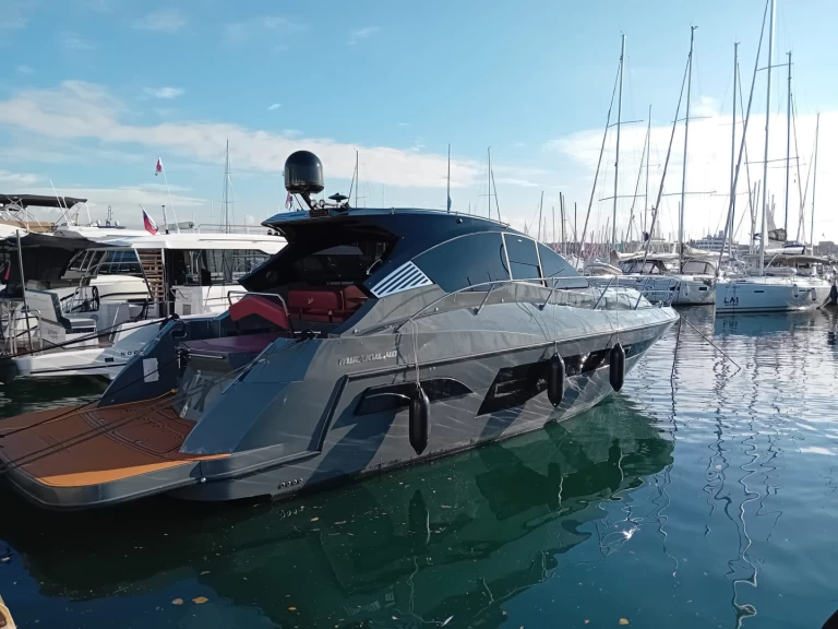 Luxury Yacht to hire Biograd na Moru at the best price