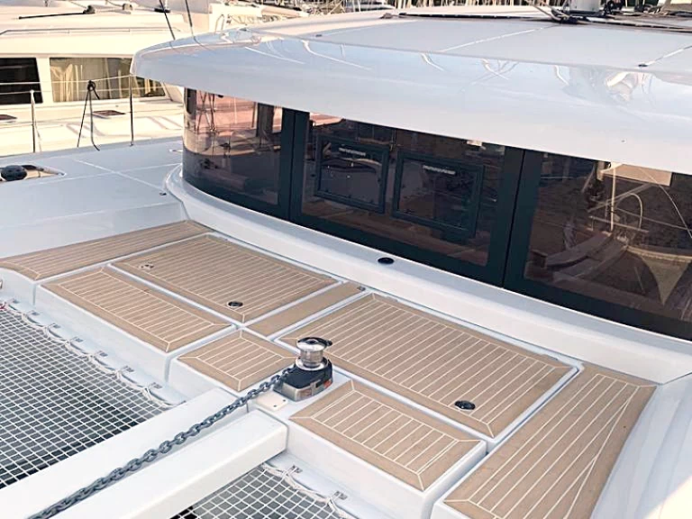 Hire Catamaran Lagoon with a boat licence