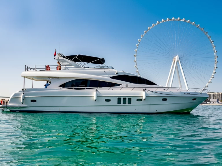 Yacht charter Dubai Marina - Gulf Craft Majesty 77ft on SamBoat