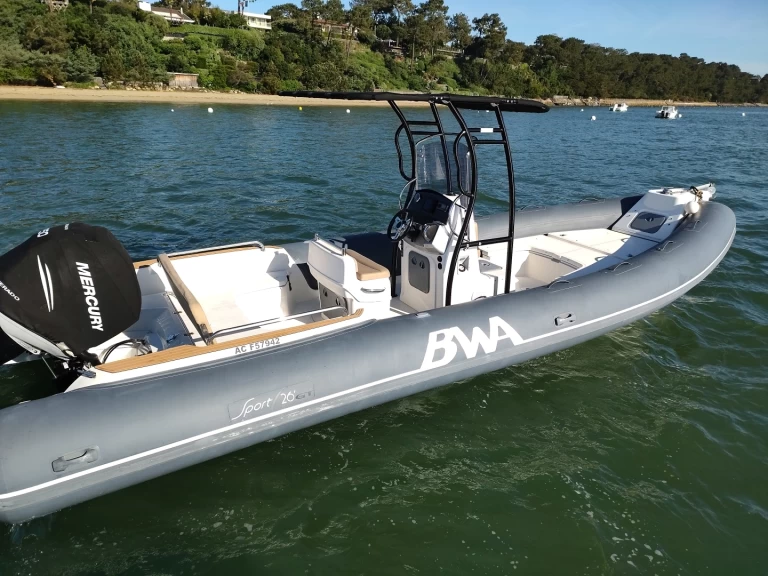 Hire RIB Bwa with a boat licence