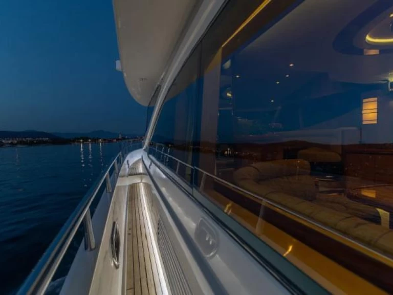 Hire a Custom Yaretti 2210  Cannigione