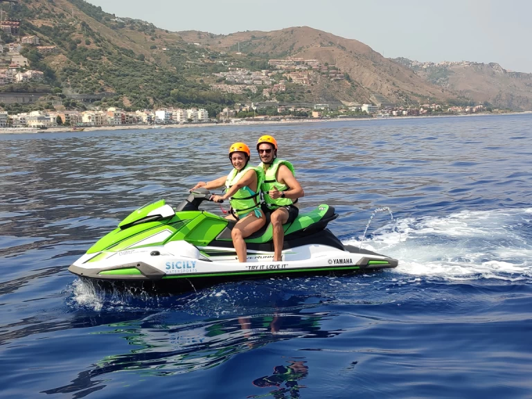 Hire Jet ski Yamaha with a boat licence