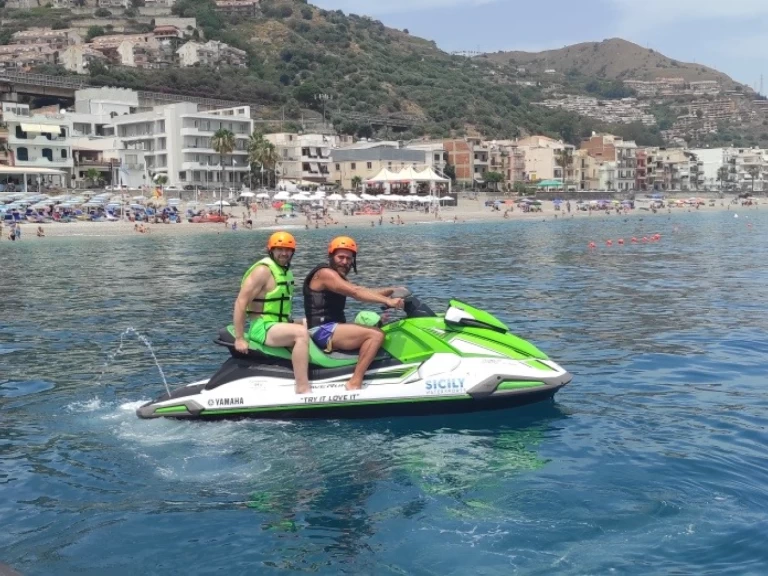 Hire Jet ski with or without skipper Yamaha Letojanni