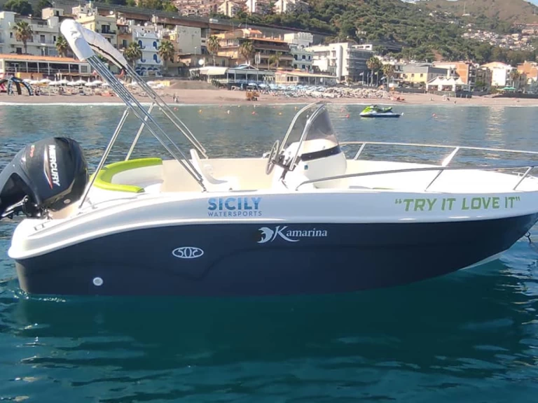 Hire Motorboat Kamarina with a boat licence