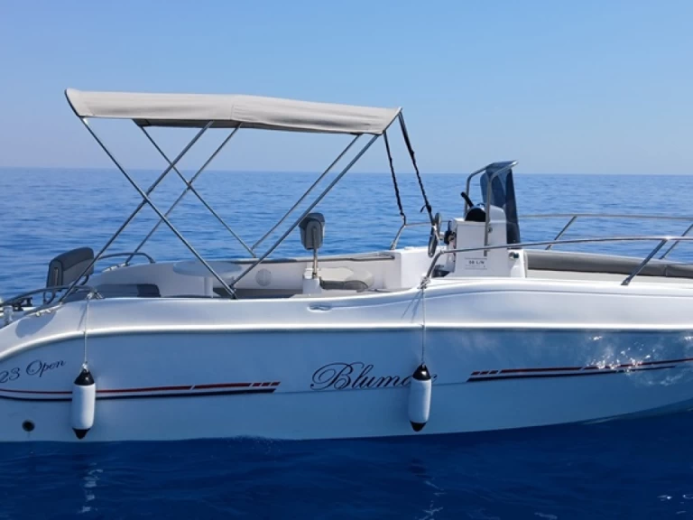 Charter a Blumax 23 in Letojanni on Samboat