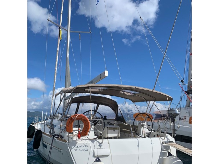 Sailboat to hire Perigiali at the best price