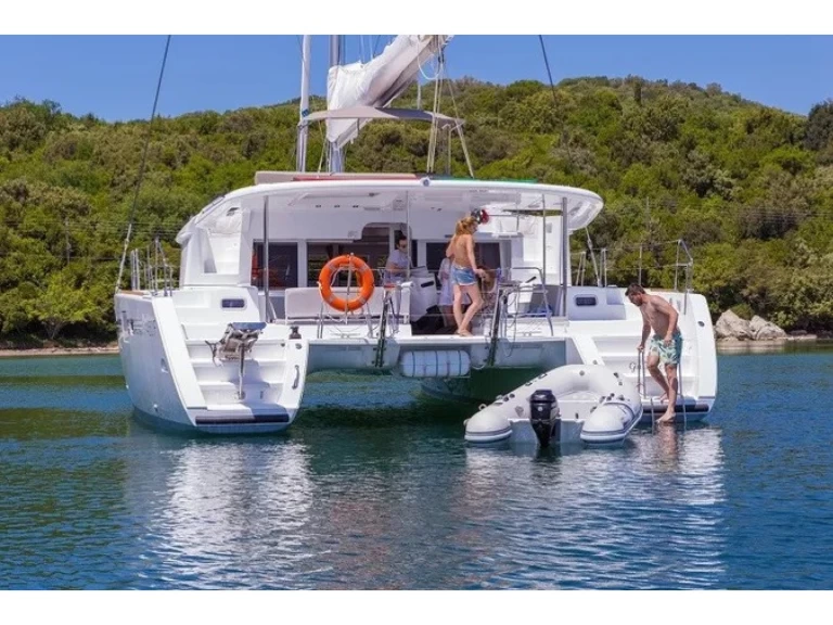 Yacht hire Perigiali cheap Lagoon 450 F