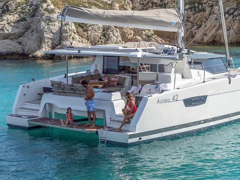 Hire Catamaran Fountaine Pajot with a boat licence