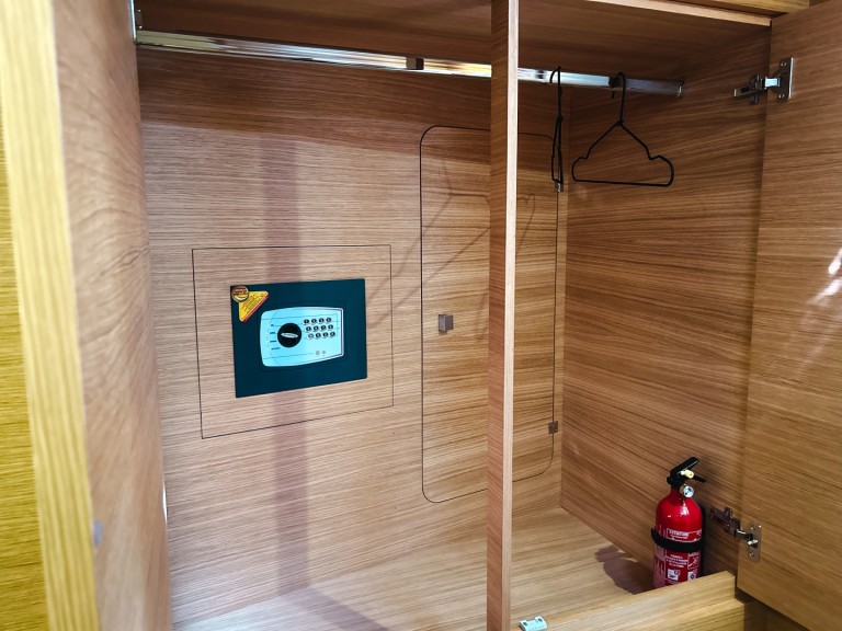 Sailboat to hire Salerno at the best price