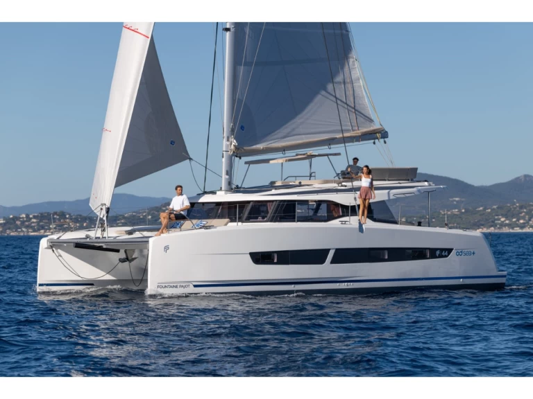 Catamaran to hire Seget Donji at the best price