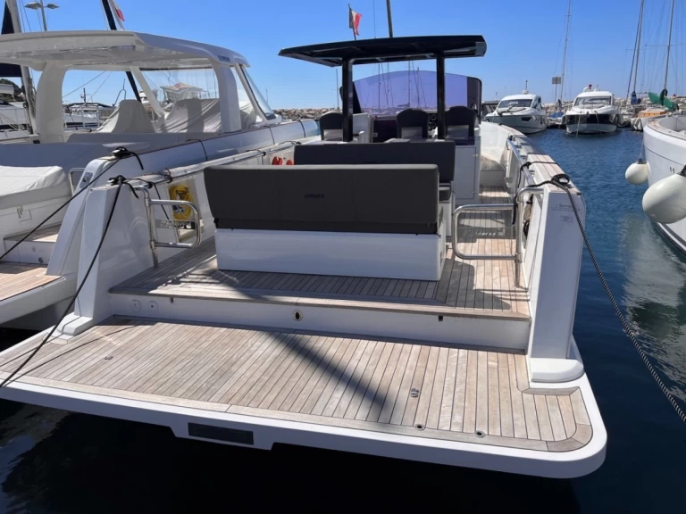 Motorboat hire in Marseille - Fjord Fjord 40 Open