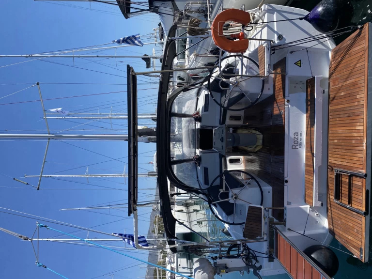 Hire a Bénéteau Oceanis 40.1 Alimos