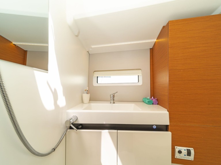 Yacht hire Perigiali cheap Sun Odyssey 490