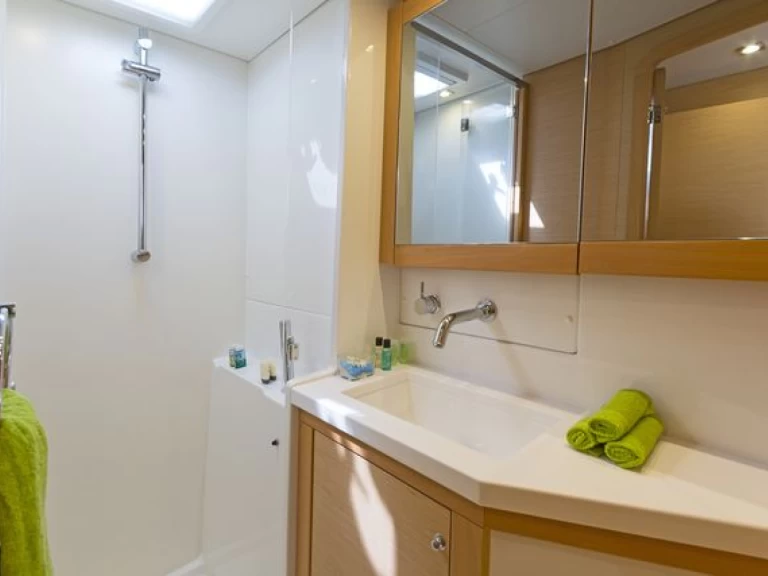 Hire Catamaran with or without skipper Lagoon Perigiali