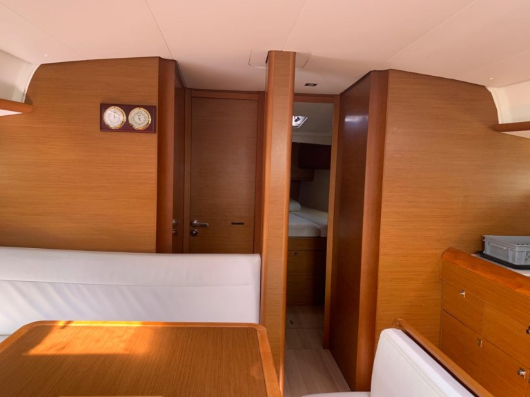Yacht hire Perigiali cheap Sun Odyssey 519