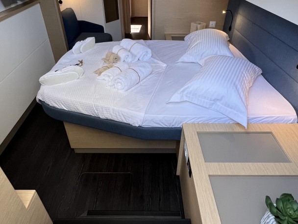 Catamaran hire in Perigiali - Fountaine Pajot Aura 51