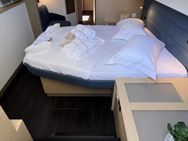 Catamaran hire in Perigiali - Fountaine Pajot Aura 51