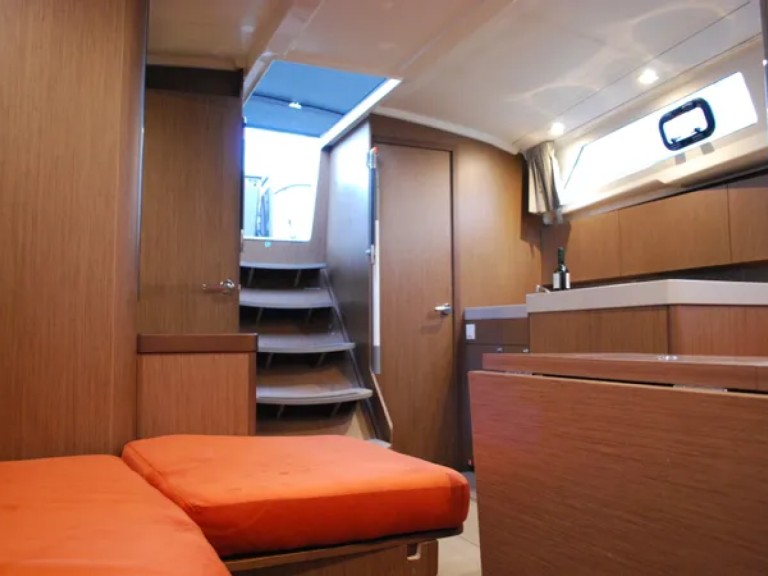 Bénéteau Oceanis 41.1 charter bareboat or skippered in  Perigiali