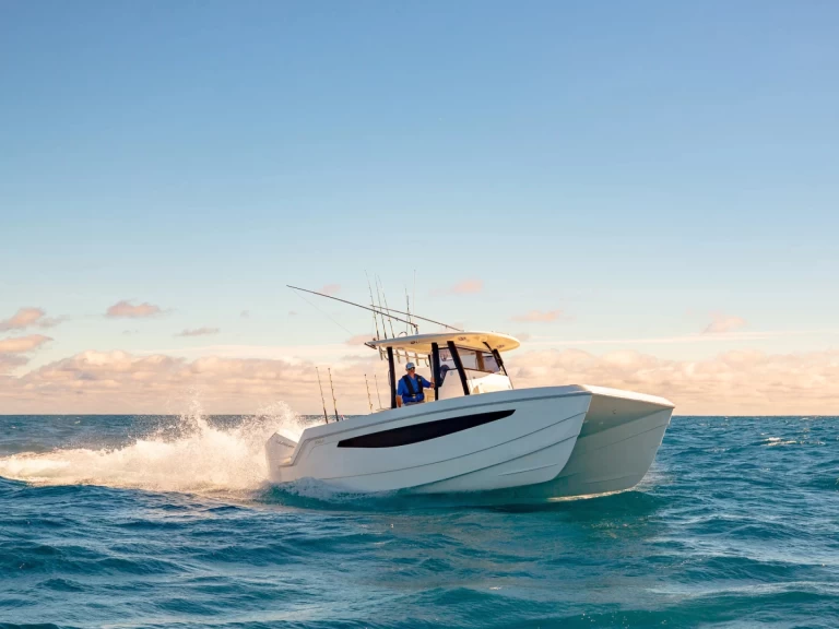 Motorboat to hire Cannigione at the best price