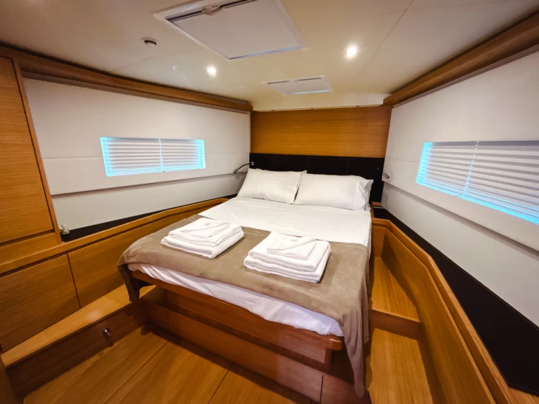 Yacht charter Salerno - Solaris Solaris 50 on SamBoat