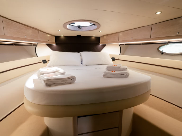 Motorboat hire in Salerno - Marine Yachting Mig 50