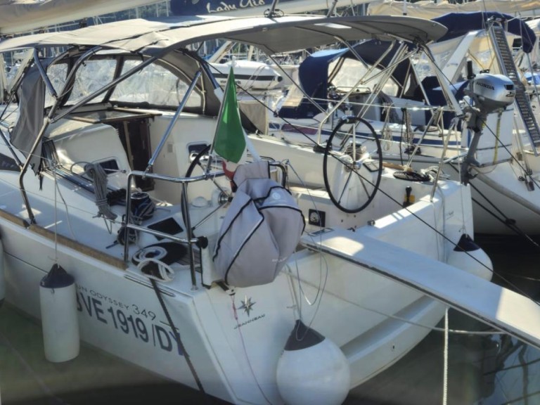 Hire Sailboat with or without skipper Jeanneau Salivoli