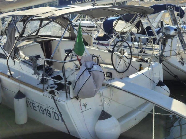 Hire Sailboat with or without skipper Jeanneau Salivoli