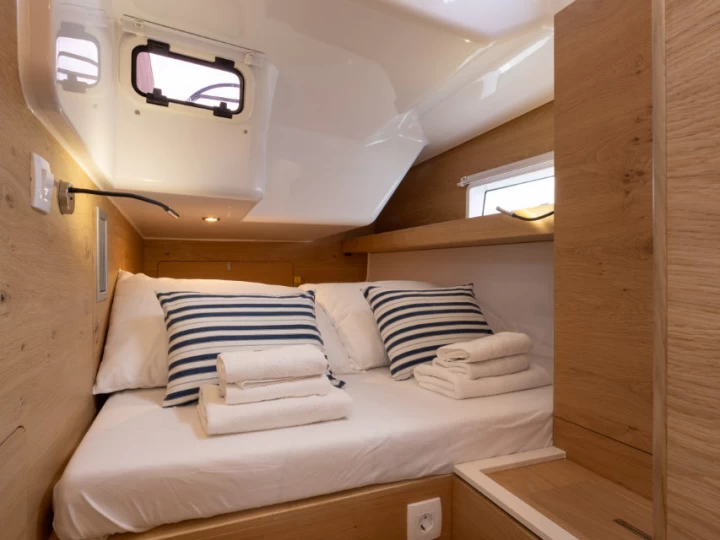 Sailboat to hire Split at the best price
