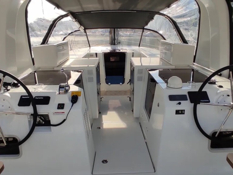 Hire Sailboat with or without skipper Jeanneau Agropoli