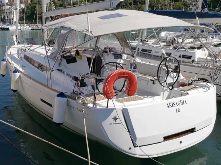 Hire Sailboat with or without skipper Jeanneau Agropoli