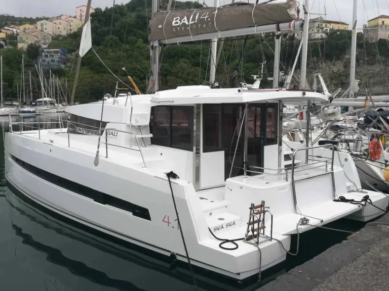 Catamaran to hire Agropoli at the best price