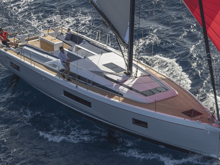 Hire Sailboat with or without skipper Bénéteau Olbia