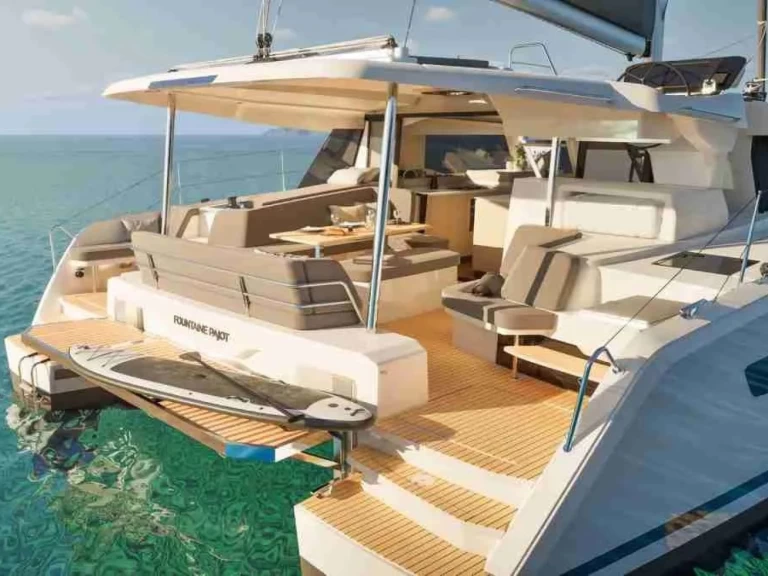 Charter a Fountaine Pajot New 41 in Rodi Garganico on Samboat