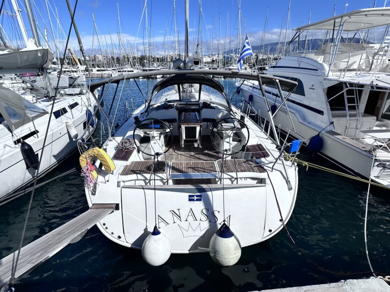 Charter a Bavaria Cruiser 56 in Alimos on Samboat