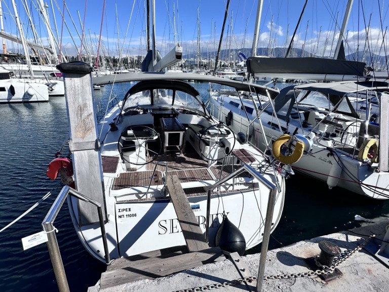 Sailboat to hire Alimos at the best price