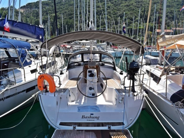 Hire a Bavaria Cruiser 34 Zaton