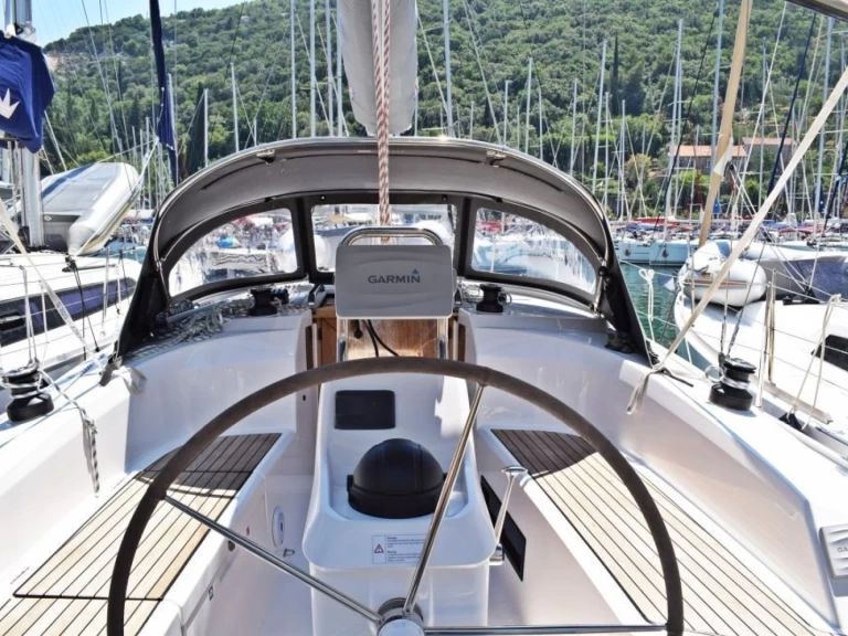 Yacht hire Zaton cheap Cruiser 34