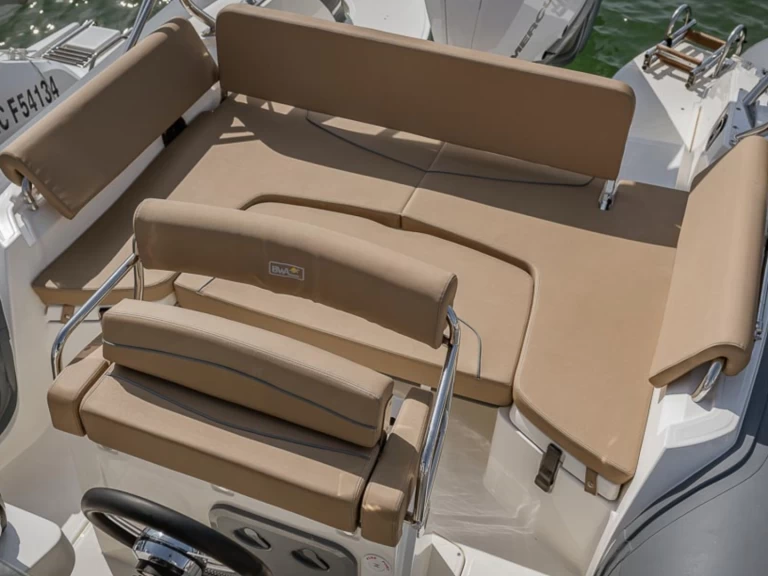 Hire a Bwa Sport 26 GTO Lège-Cap-Ferret