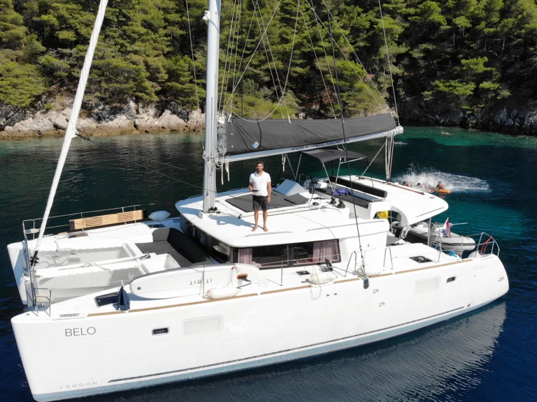 Catamaran to hire Kaštela at the best price