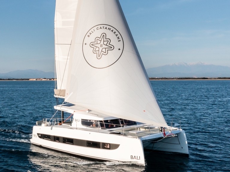 Yacht hire Saint-Mandrier-sur-Mer cheap Bali Catsmart