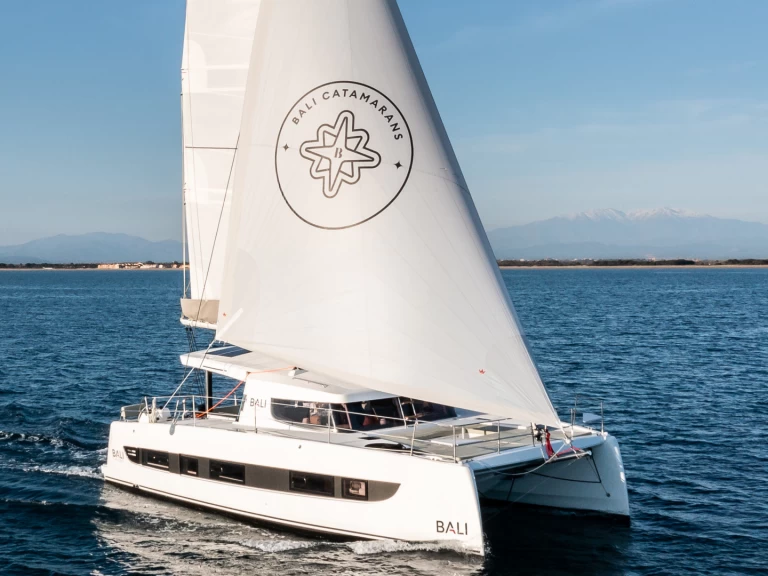 Yacht hire Saint-Mandrier-sur-Mer cheap Bali Catsmart