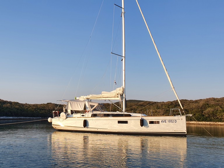 Sailboat to hire Olbia at the best price